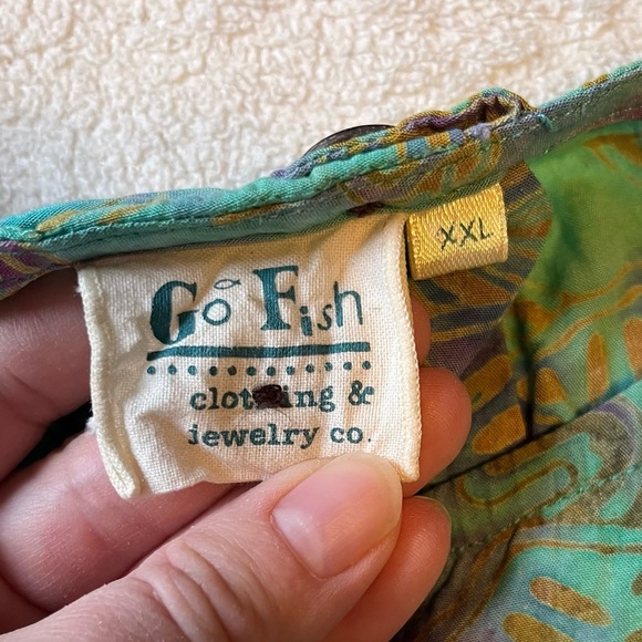 Batik Green Purple Top with gold sea turtle design. Women’s XXL - Picture 4 of 7